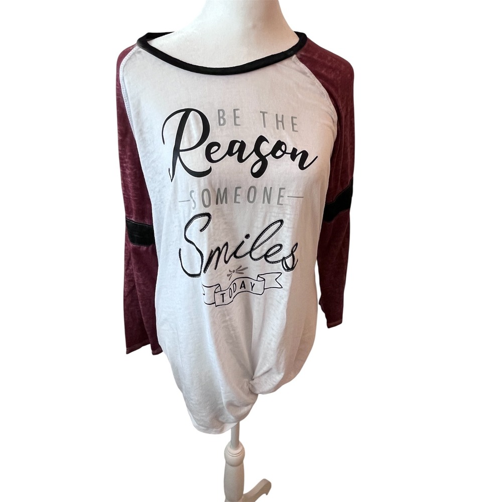 Sable Sky Graphic Tee Top Long Sleeve Knot Front Burgundy White Size M